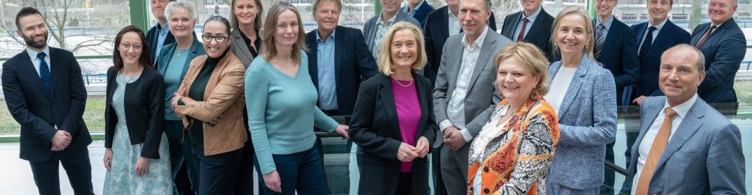 CS4NL geformaliseerd in bijzijn van minister Micky Adriaansens 